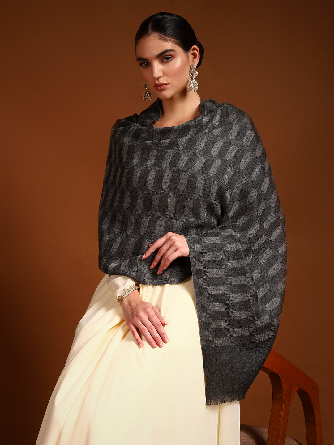 Women 100% Pure Wool Checkered Stole, Sustainable and Natural Fabric (Size 71x203 CM)