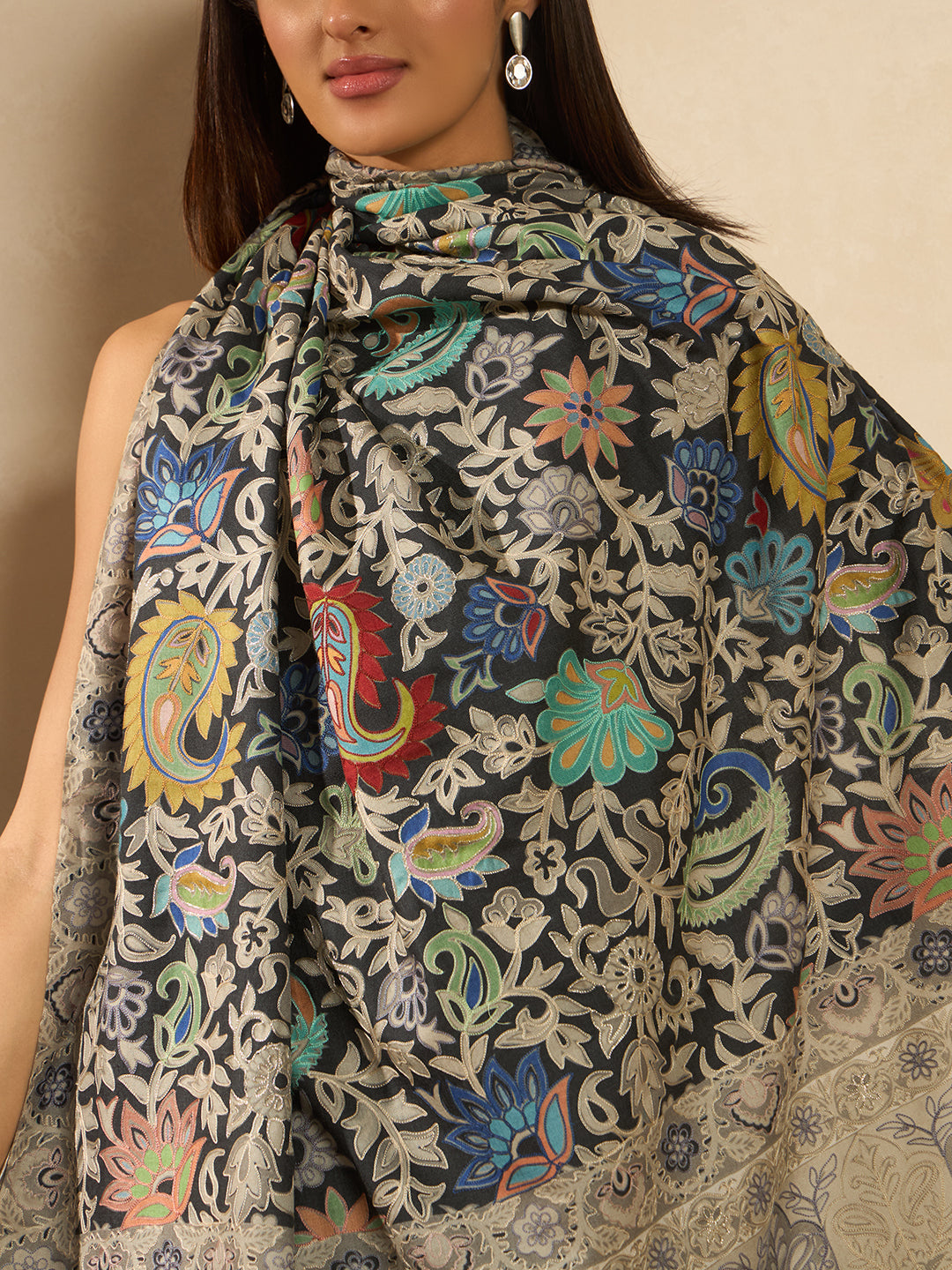 Women Waqar Fine Wool Fabric Kalamkari Embroidered Shawl