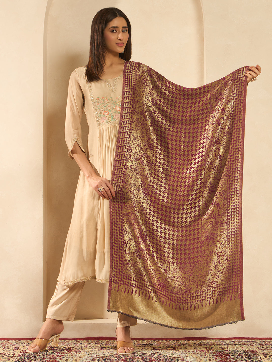 Women Royal Zari Elegance Stole