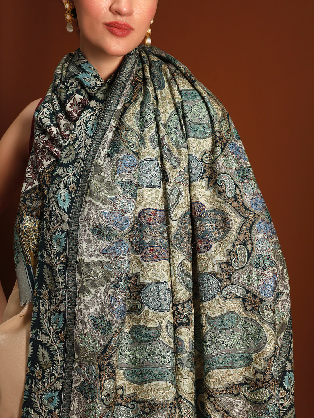 Women Nafees Fine Wool Fabric Kalamkari Embroidered Shawl