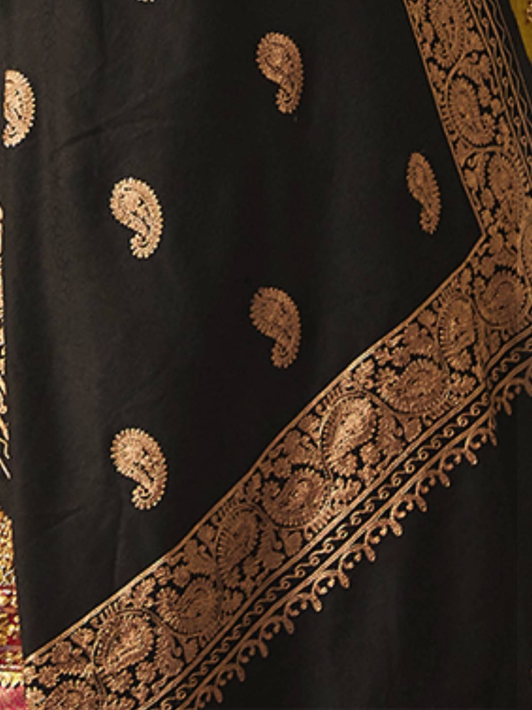 Women Naqsh Kashmiri Aari Embroidery Stole (Size: 71x203 CM)