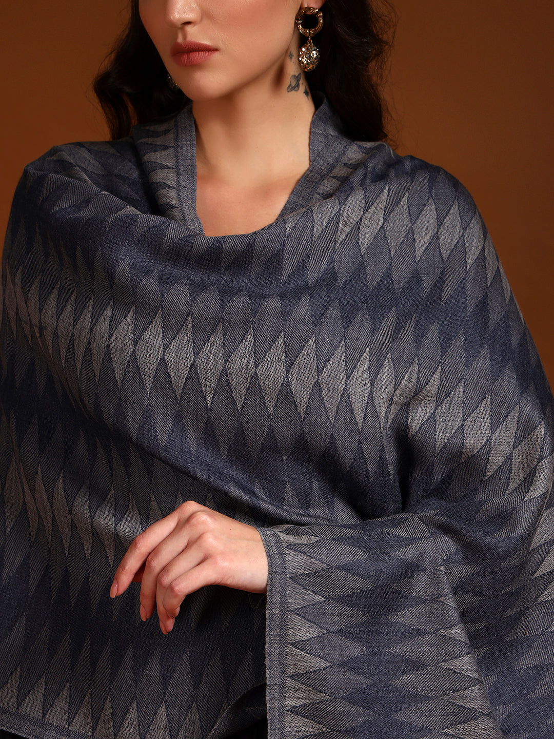 Women 100% Pure Wool Ikat Checkered Stole, Sustainable and Natural Fabric (Size 71x203 CM)