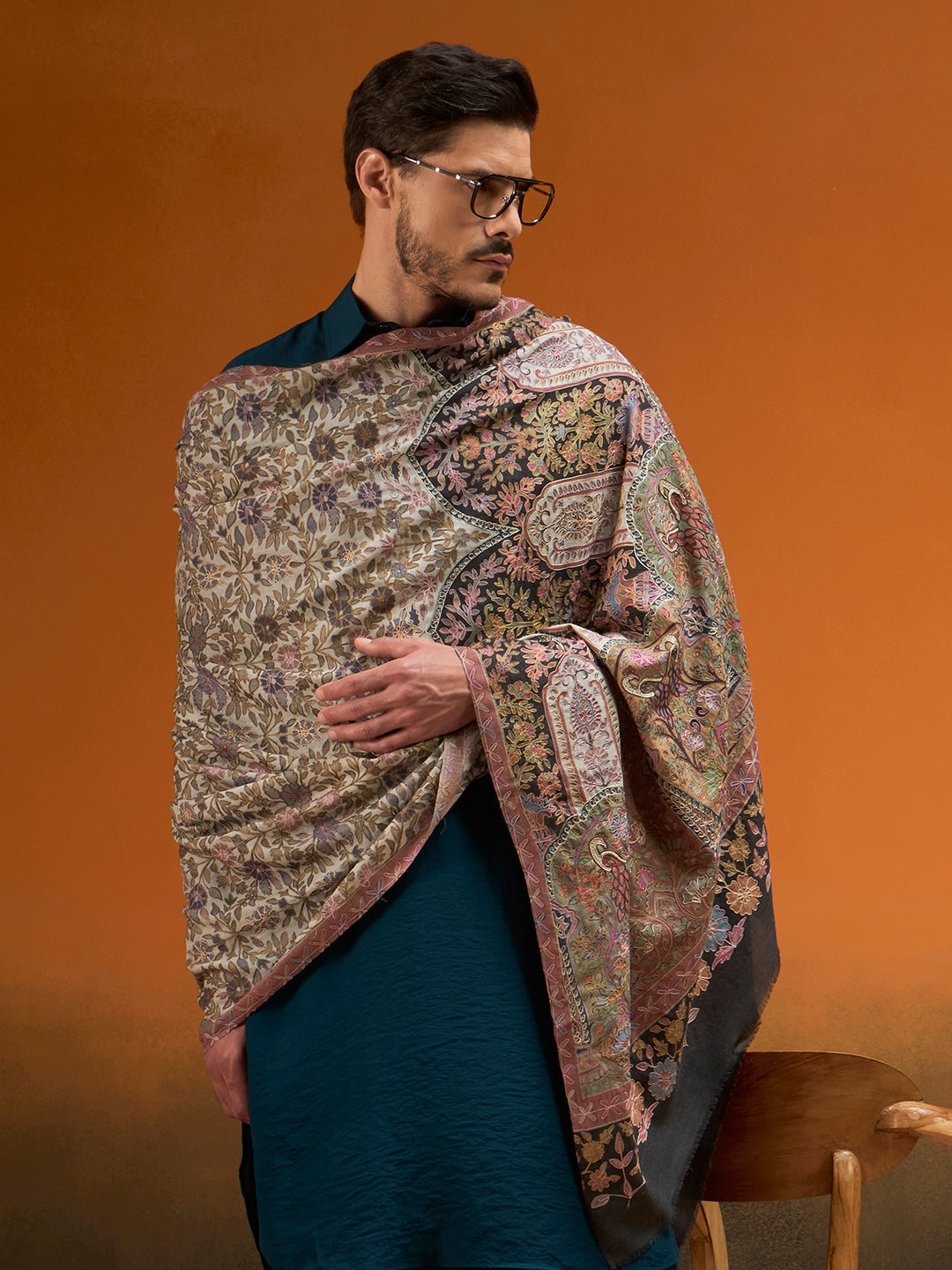 Men Mughlia Bagg Fine Wool Kalamkari Embroidered Shawl