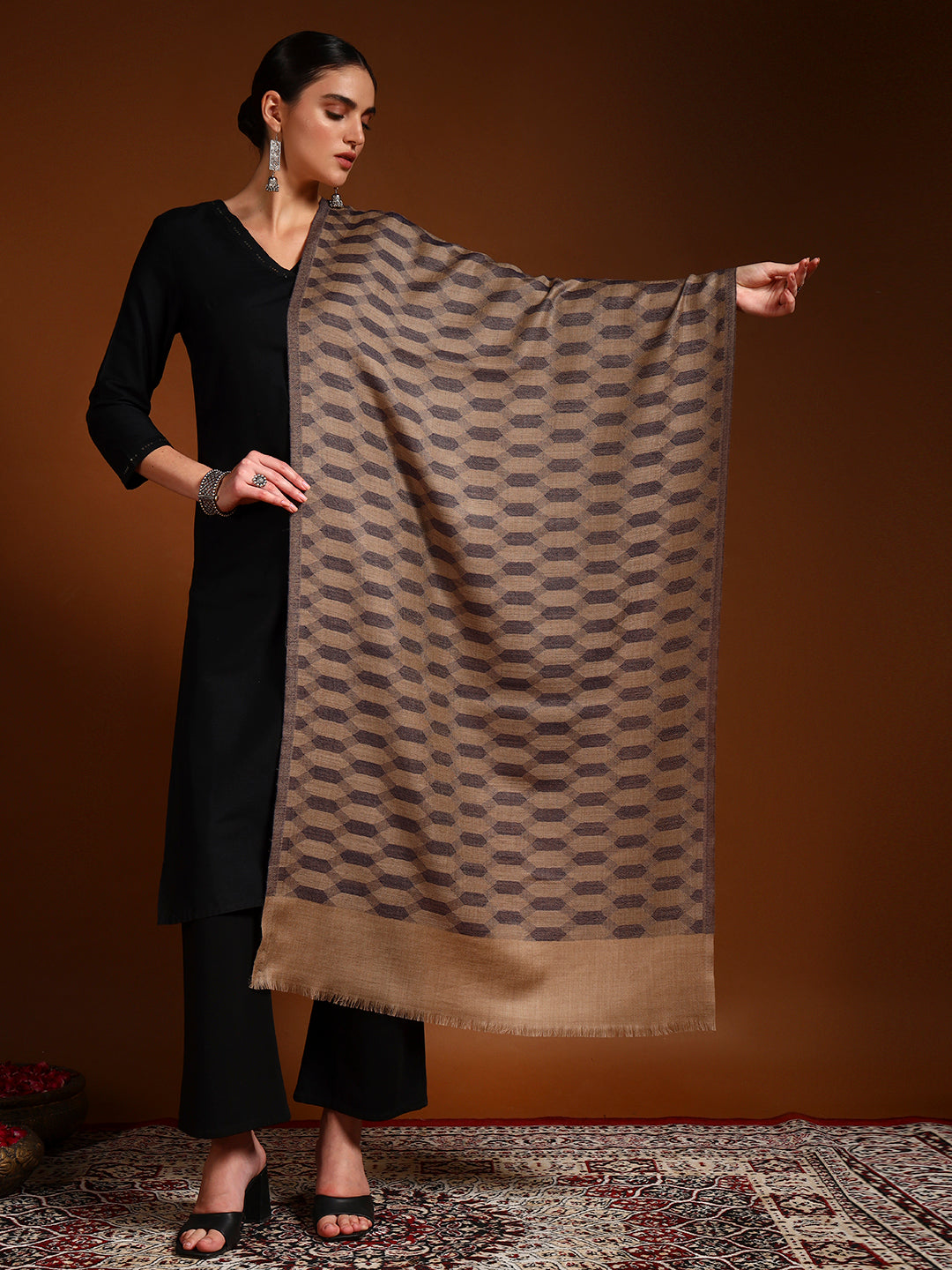 Women 100% Pure Wool Checkered Stole, Sustainable and Natural Fabric (Size 71x203 CM)