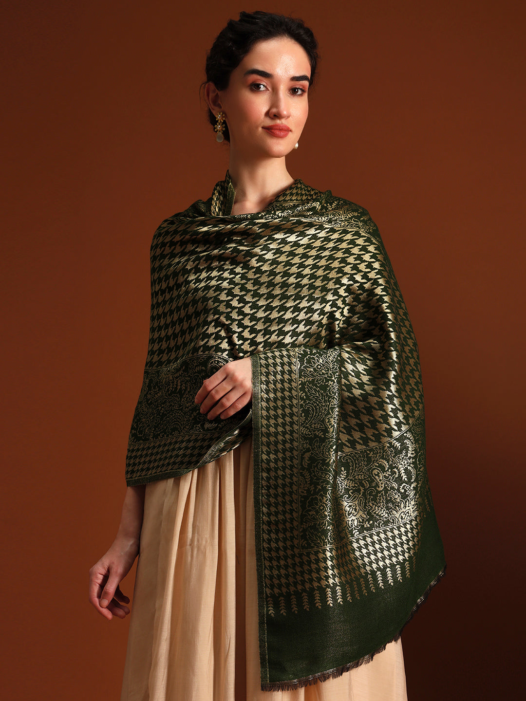 Women Royal Zari Elegance Stole