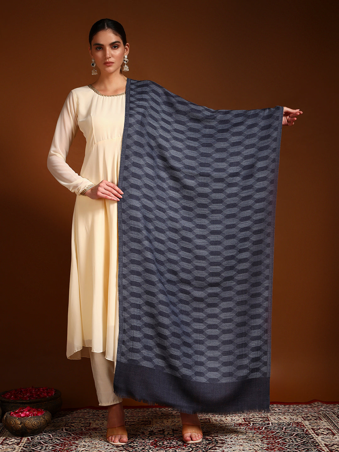 Women 100% Pure Wool Checkered Stole, Sustainable and Natural Fabric (Size 71x203 CM)