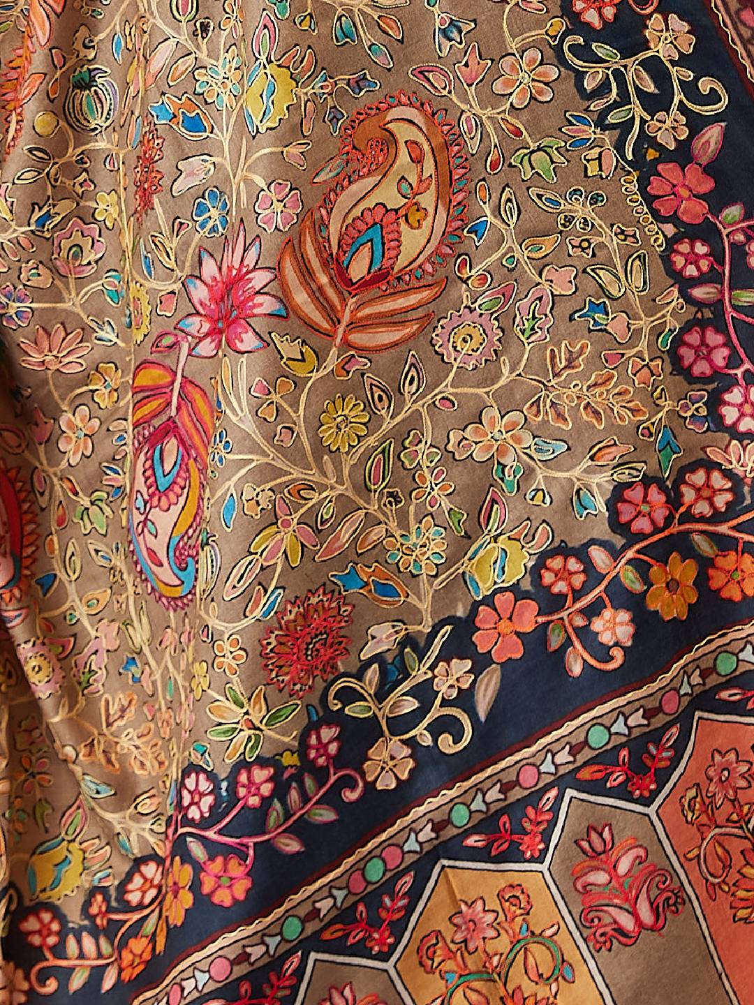 Women Afsha Fine Wool Fabric Pashmina Kalamkari Embroidered Shawl (Size: 101x203 CM)