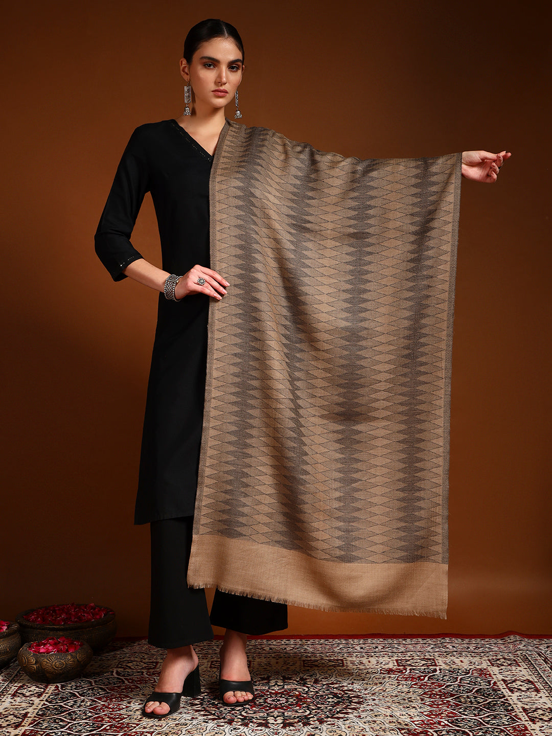 Women 100% Pure Wool Checkered Stole, Sustainable and Natural Fabric (Size 71x203 CM)