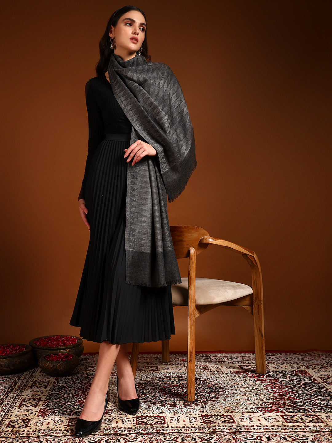 Women 100% Pure Wool Checkered Stole, Sustainable and Natural Fabric (Size 71x203 CM)