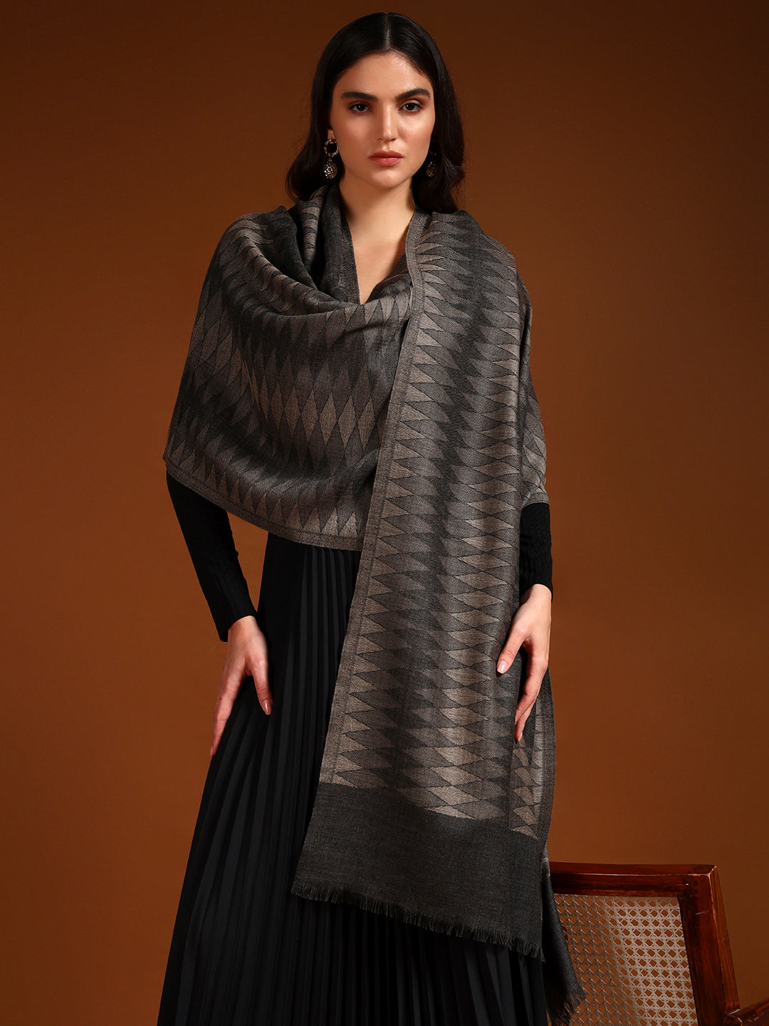 Women 100% Pure Wool Checkered Stole, Sustainable and Natural Fabric (Size 71x203 CM)