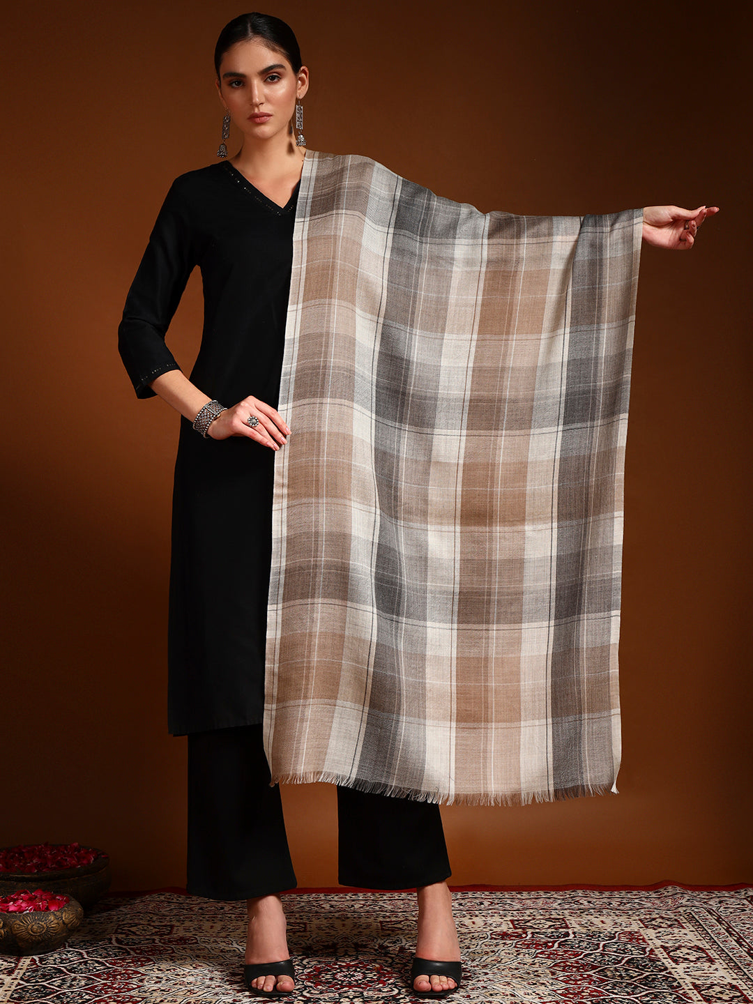 Women 100% Pure Wool Checkered Stole, Sustainable and Natural Fabric (Size 71x203 CM)