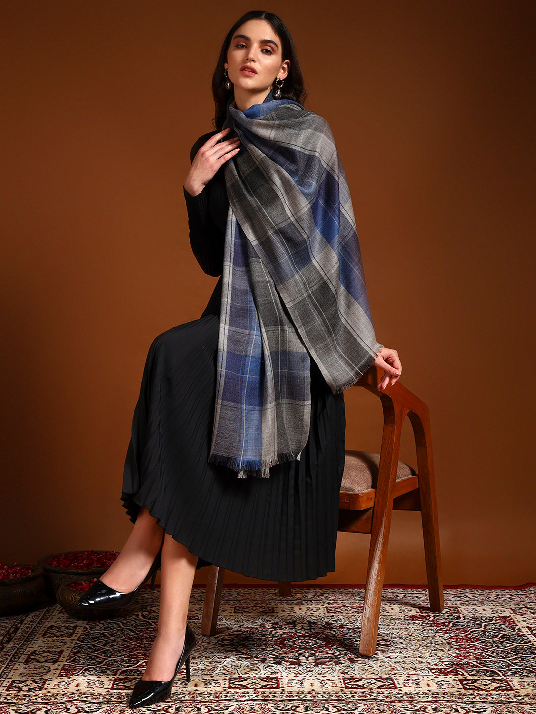 Women 100% Pure Wool Checkered Stole, Sustainable and Natural Fabric (Size 71x203 CM)
