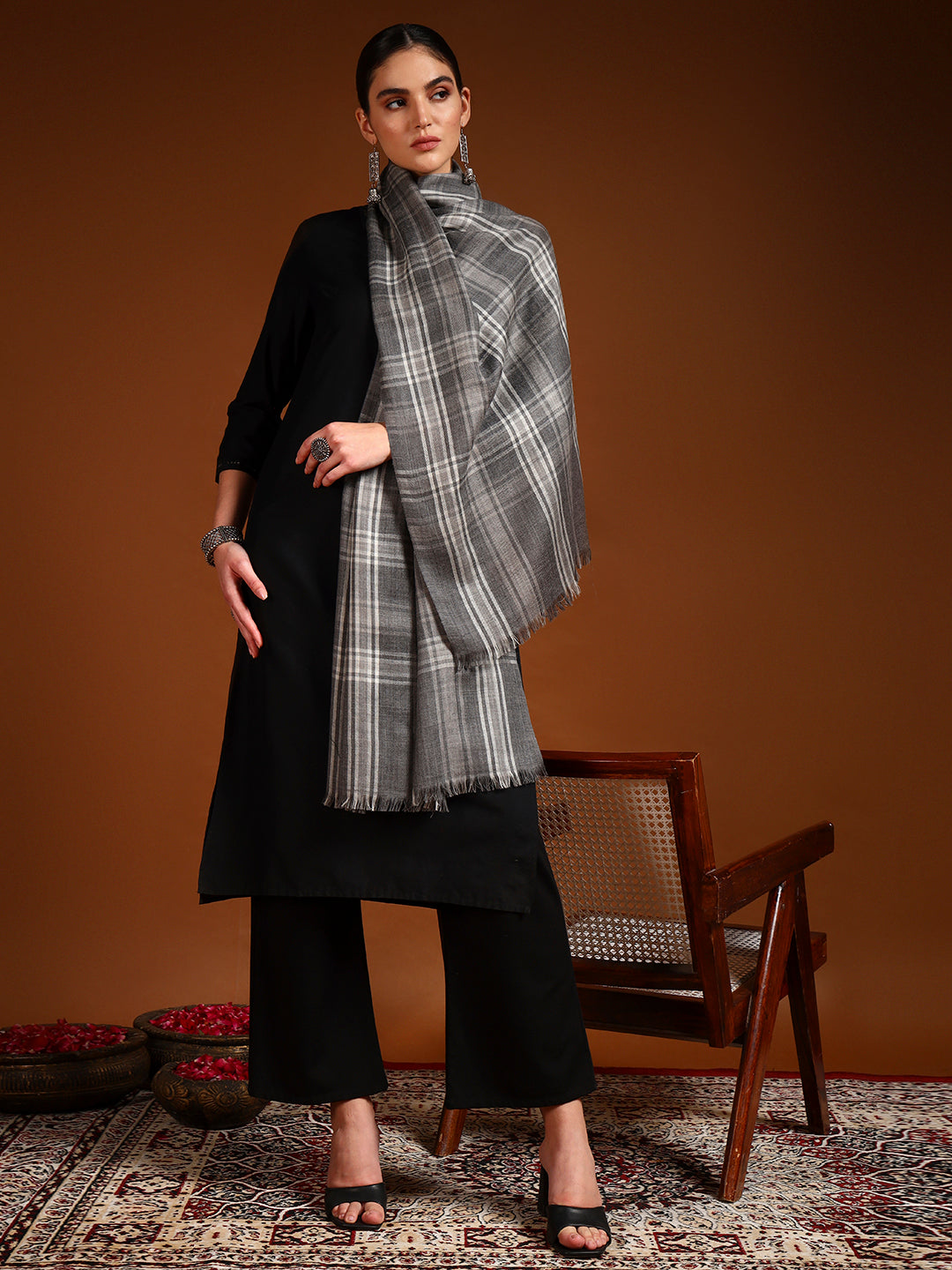 Women 100% Pure Wool Checkered Stole, Sustainable and Natural Fabric (Size 71x203 CM)