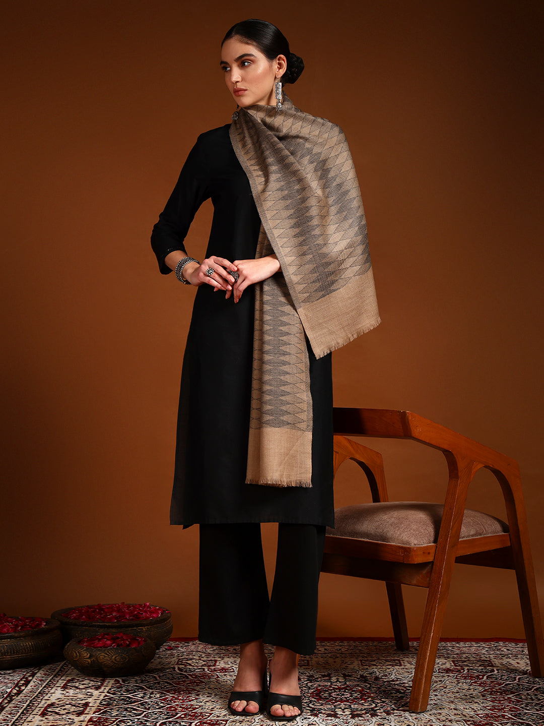 Women 100% Pure Wool Checkered Stole, Sustainable and Natural Fabric (Size 71x203 CM)