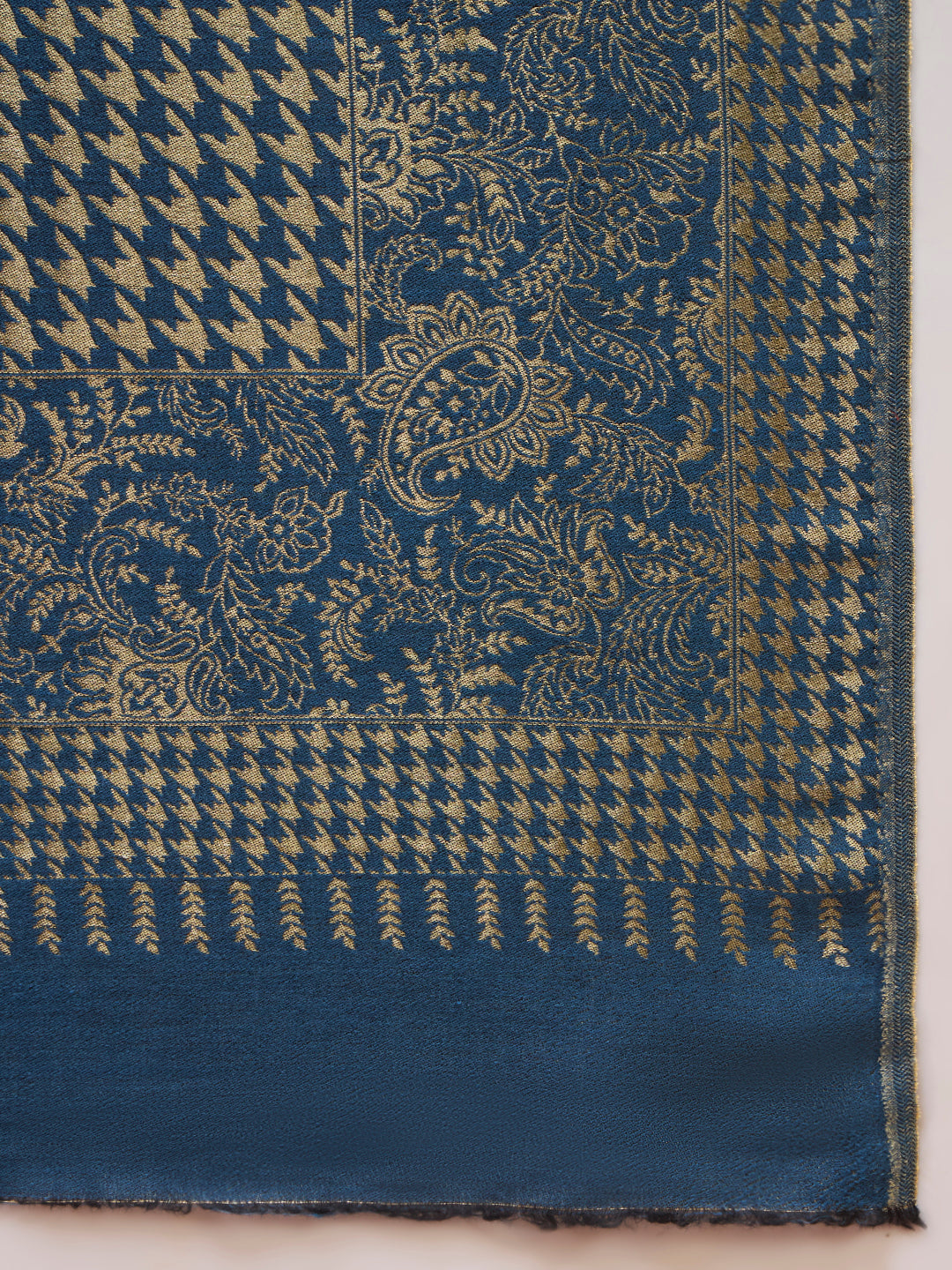 Men Obsidian Gold Reversible Zari Stole