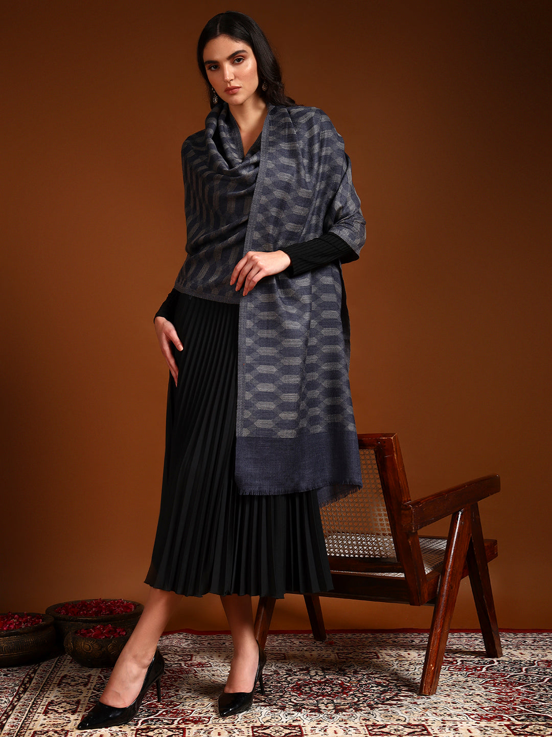 Women 100% Pure Wool Checkered Stole, Sustainable and Natural Fabric (Size 71x203 CM)