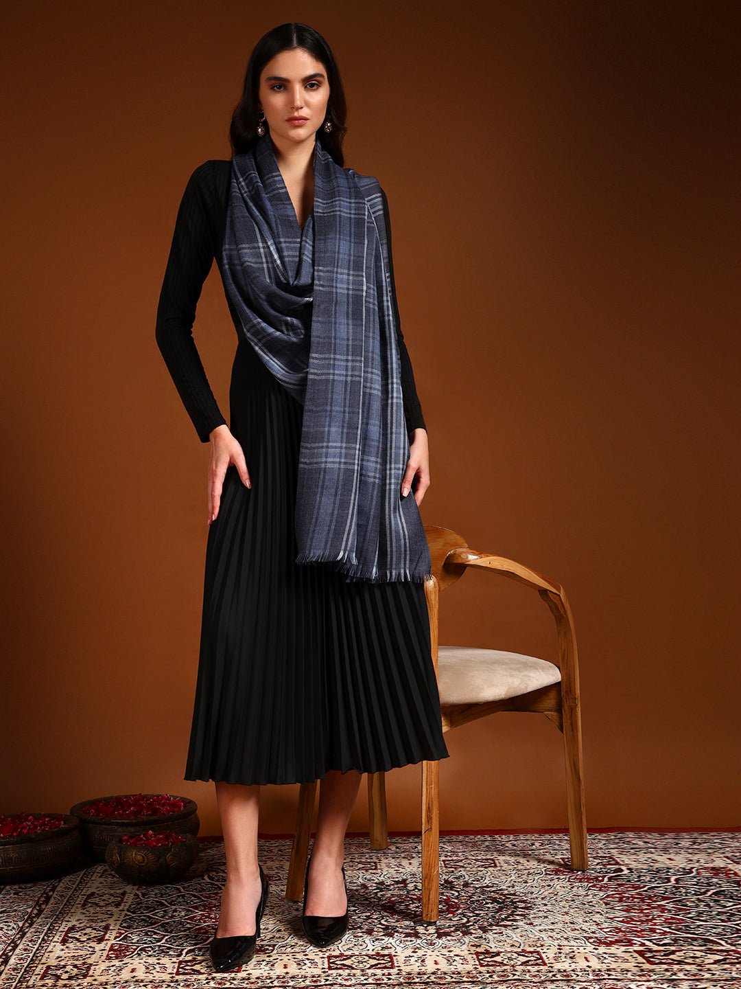 Women 100% Pure Wool Checkered Stole, Sustainable and Natural Fabric (Size 71x203 CM)