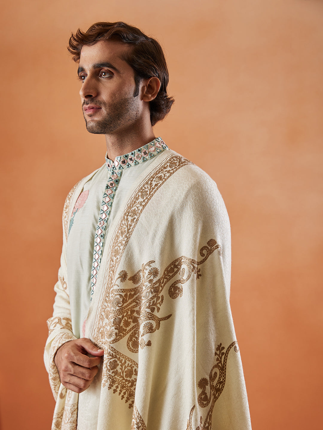 Men’s Nargis Aari Embroidered Stole (Size: 71x203 Cm)