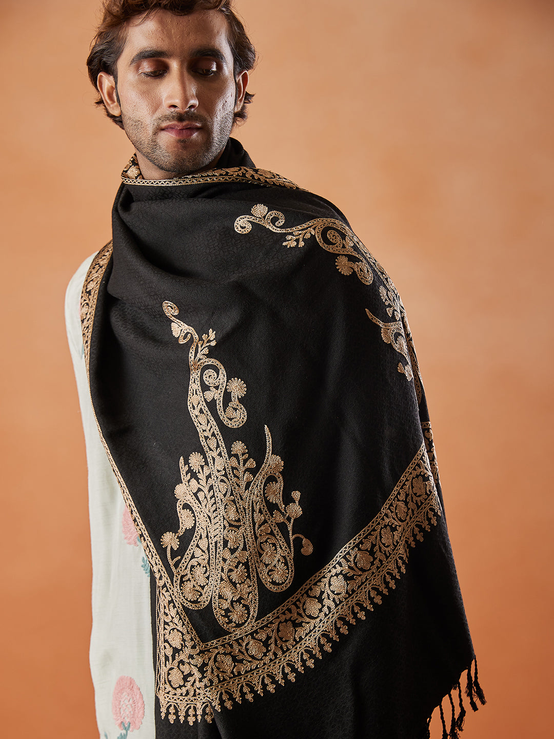 Men’s Nargis Aari Embroidered Stole (Size: 71x203 Cm)