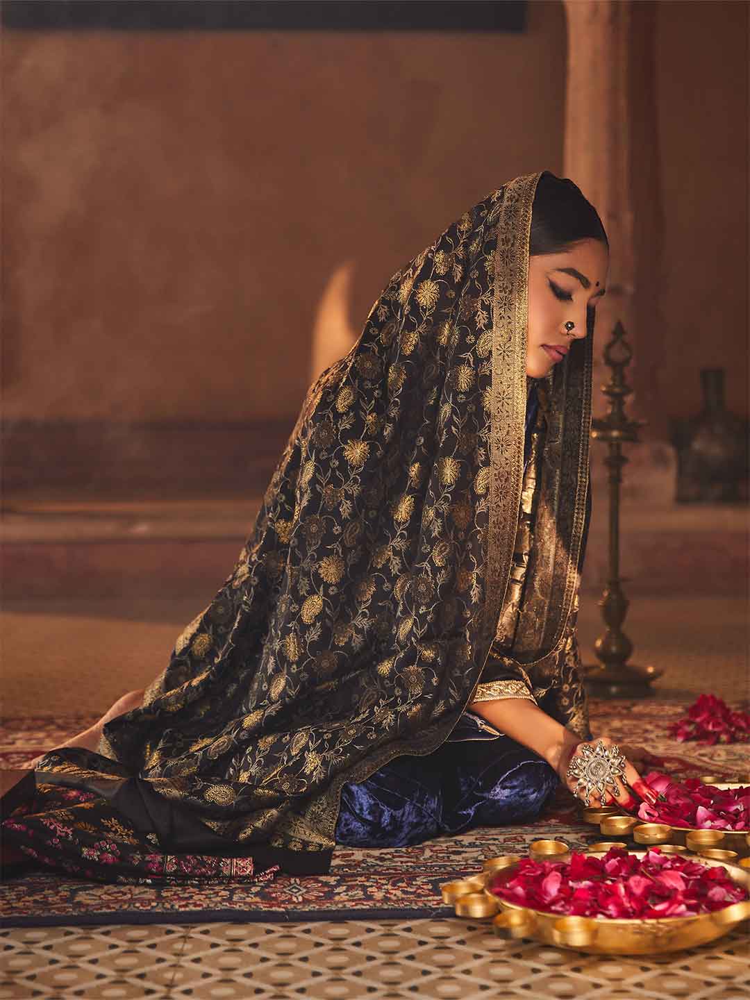Kaani Stole with Silky Zari Weave, Shawl (Size 72X208 CM)